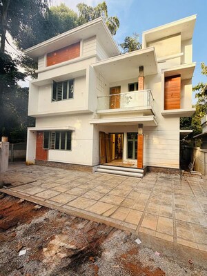 4 BHK Independent House For Sale in Mannuthy