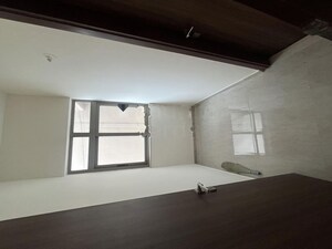 Room in 3.5 BHK Apartment at Sheth Auris Serenity Tower 2, Malad West – for Rent