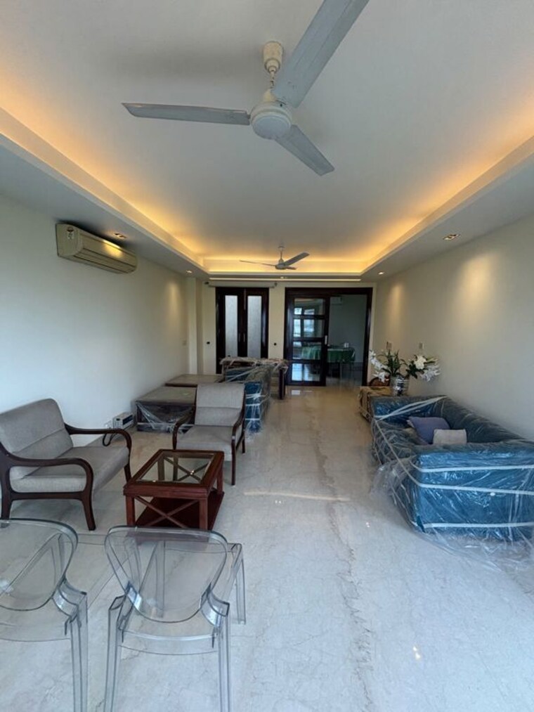 Living Room, greater kailash ii 4 Bedroom 350 Sq.Yd. Builder Floor In Greater Kailash ii Delhi 10640180