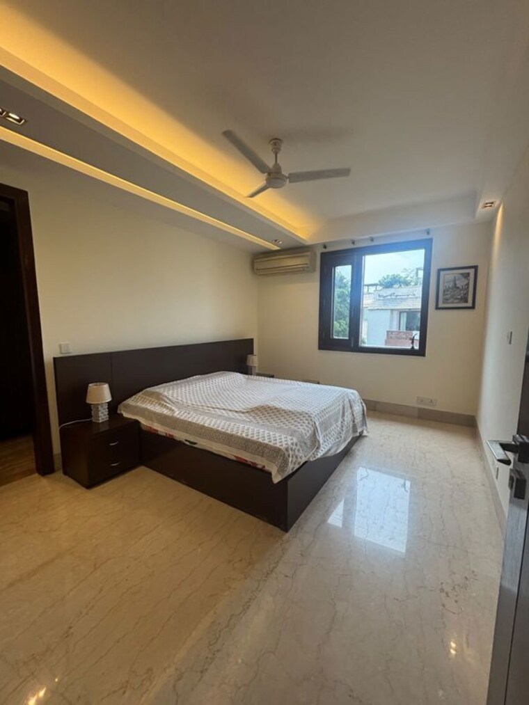 Bedroom, greater kailash ii 4 Bedroom 350 Sq.Yd. Builder Floor In Greater Kailash ii Delhi 10640180