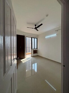 3 BHK + Store Room Apartment For Rent in Amrapali Verona Heights