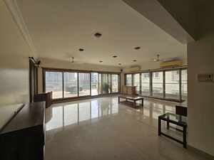 Room in 3 BHK Apartment at Santacruz West – for Sale