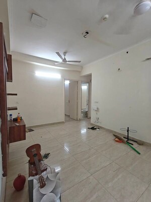 Room in 3 BHK Apartment at Trident Embassy, Sector 1 Greater Noida – for Rent