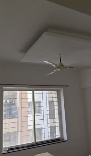 Room in 2 BHK Apartment at Florina Apartments, Erandwane – for Sale
