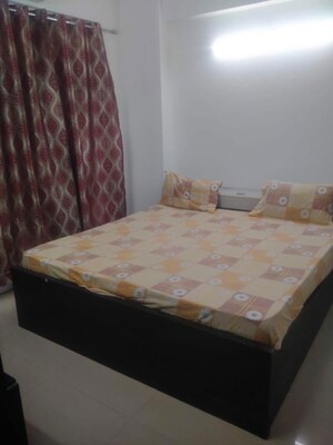 Bedroom in 2.5 BHK Apartment at Nirala Greenshire, Sector 2 Greater Noida – for Rent