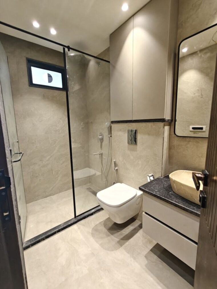 Bathroom, craft-destination-43 3 Bedroom 215 Sq.Yd. Builder Floor In Sector 43 Gurgaon 10640256