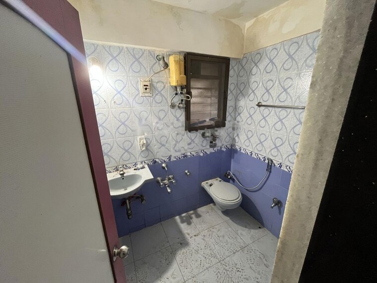 Bathroom, sonal-link-residency 3 Bedroom 1350 Sq.Ft. Apartment In Malad West Mumbai 10640301