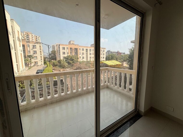 Balcony, ansal-esencia-sovereign-floors 4 Bedroom 3762 Sq.Ft. Apartment In Sector 67 Gurgaon 10640330