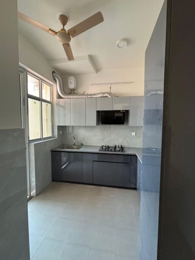 Kitchen, ansal-esencia-sovereign-floors 4 Bedroom 3762 Sq.Ft. Apartment In Sector 67 Gurgaon 10640330