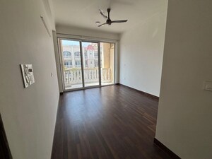 Room in 4 BHK Apartment at Ansal Esencia - Sovereign Floors, Sector 67 – for Rent