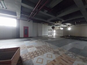   Shop at Adihm Ithums Galleria, Alpha Ii Greater Noida – for Sale