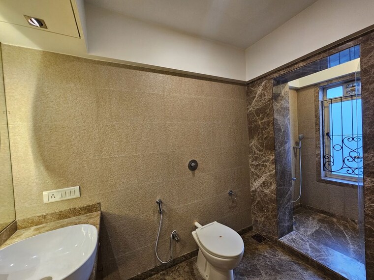 Bathroom, bandra west 3 Bedroom 1450 Sq.Ft. Apartment In Bandra West Mumbai 10640322