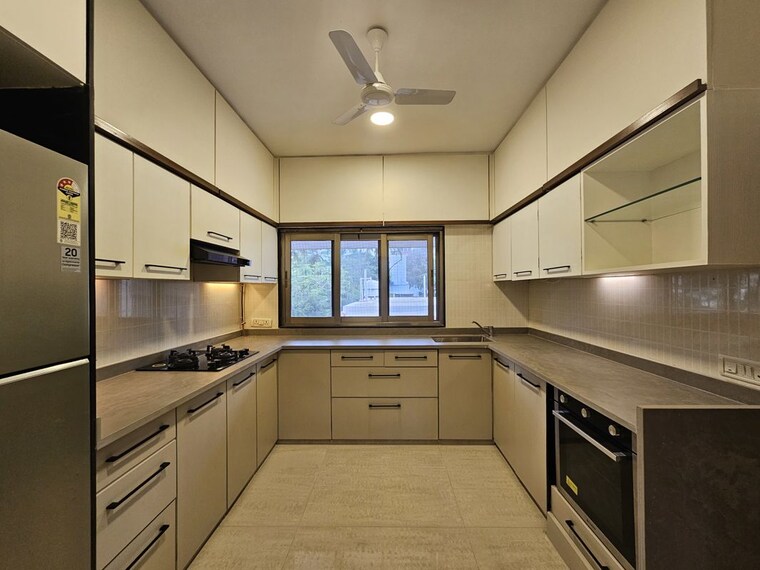 Kitchen, bandra west 3 Bedroom 1450 Sq.Ft. Apartment In Bandra West Mumbai 10640322