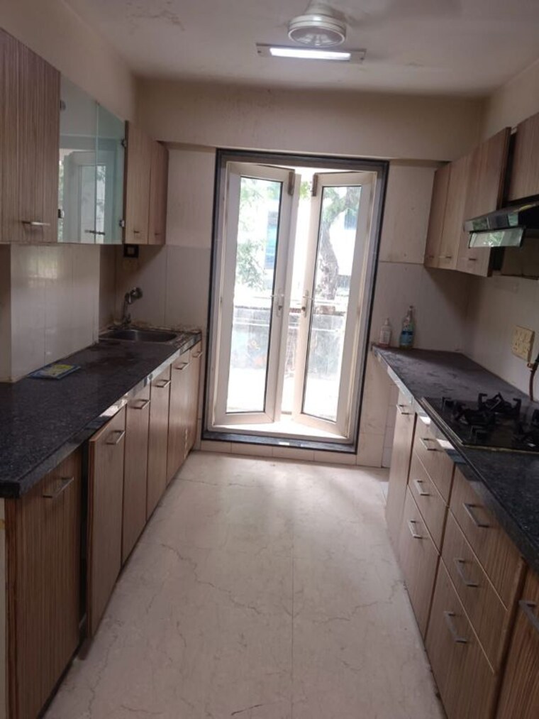 Room, gym-view 4 Bedroom 1700 Sq.Ft. Apartment In Khar West Mumbai 10640393