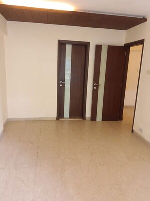 4 BHK Apartment For Rent in Gym View, Khar West