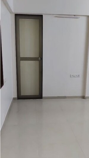 Bedroom in 3 BHK Apartment at Chembur – for Rent