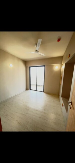 Room in 3.5 BHK Apartment at M3M Heights, Sector 65 – for Rent