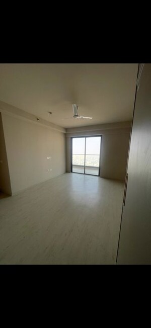 Room in 3.5 BHK Apartment at M3M Heights, Sector 65 – for Rent