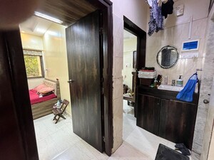 Team Area in 2 BHK Apartment at Veena Synergy, Andheri East – for Rent