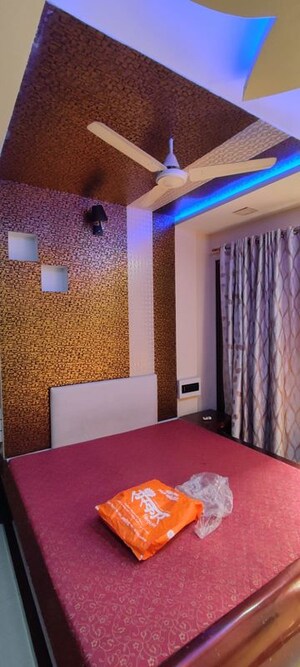 Bedroom in 2 BHK Apartment at Shah Arcade II, Malad East – for Rent