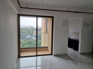 Room in 2 BHK Apartment at Raymond Ten X Habitat, Pokhran Road No Two – for Rent