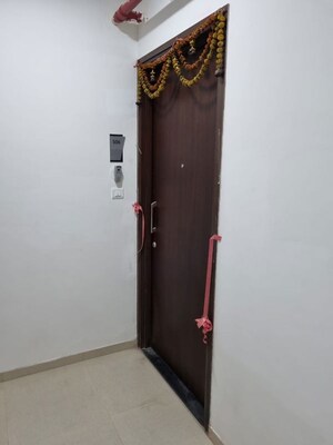 Furnished Amenities in 2 BHK Apartment at Raymond Ten X Habitat, Pokhran Road No Two – for Rent