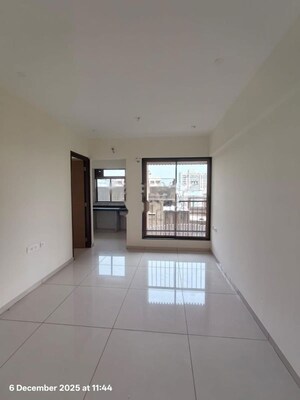 Room in 1 BHK Apartment at Paradigm Antalya, Oshiwara – for Rent