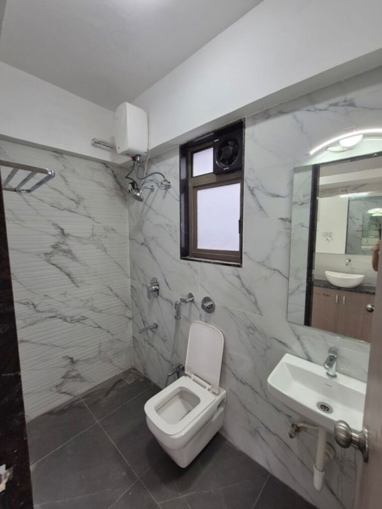 Bathroom, border-roads-chs-phase-1 2 Bedroom 820 Sq.Ft. Apartment In Dhanori Pune 10640457
