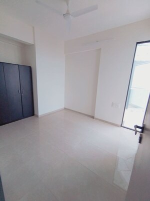 Room in 1 RK Apartment at Dhamji Shamji Mahavir Spring Tulip Phase 1, Pokhran Road No Two – for Rent