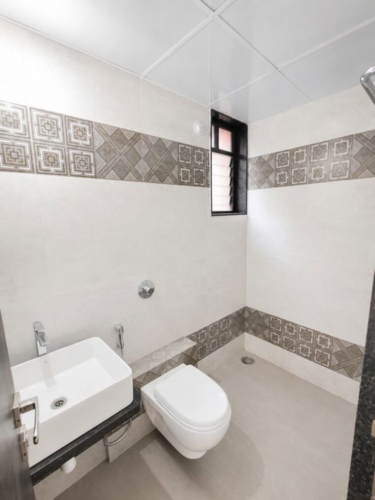 Bathroom, kohinoor-sapphire-2 2 Bedroom 750 Sq.Ft. Apartment In Tathawade Pune 10640496