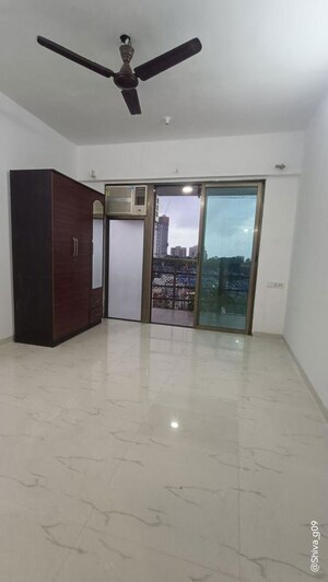 Room in 2 BHK Apartment at Lokhandwala Harmony, Worli – for Rent
