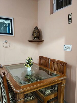 2 BHK Builder Floor For Rent in Sector 20