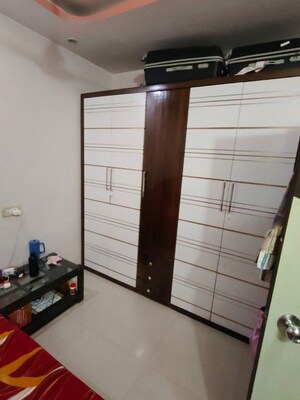 Room in 3 BHK Apartment at Riddhi Garden, Malad East – for Rent