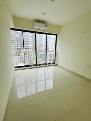 Room in 2 BHK Apartment at Dynamix Divum, Malad East – for Rent