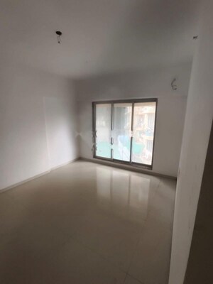 Room in 2 BHK Apartment at Avant Hillway, Goregaon East – for Rent