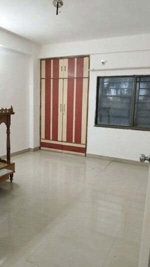 Room in 4 BHK Apartment at Chinarr Nest, Salaiya – for Sale