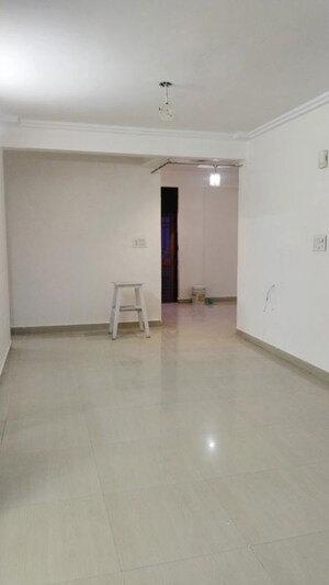 Room in 4 BHK Apartment at Chinarr Nest, Salaiya – for Sale