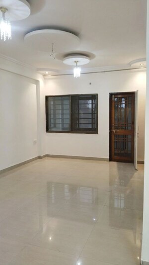 Room in 4 BHK Apartment at Chinarr Nest, Salaiya – for Sale