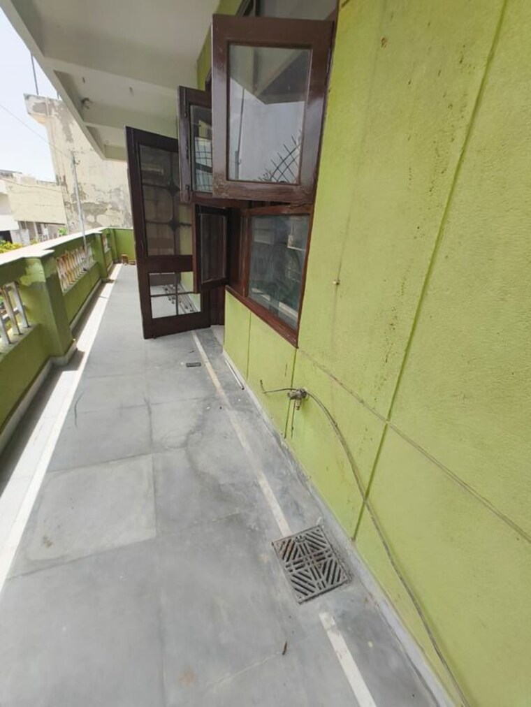 Balcony, unitech-infospace 3 Bedroom 520 Sq.Ft. Apartment In Sector 21 Gurgaon 10640576
