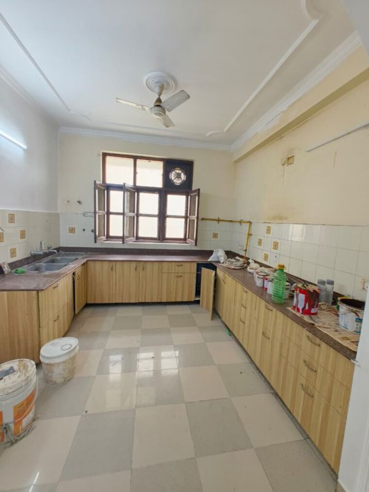 Kitchen, unitech-infospace 3 Bedroom 520 Sq.Ft. Apartment In Sector 21 Gurgaon 10640576