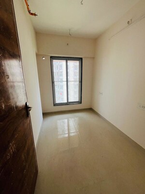 Room in 3.5 BHK Apartment at Je and Vee Madhuban, Malad East – for Rent