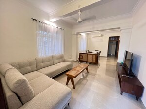 2.5 BHK Apartment For Rent in Bandra West