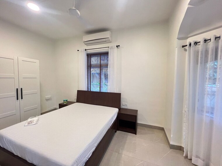 Bedroom, bandra west 2.5 Bedroom 1100 Sq.Ft. Apartment In Bandra West Mumbai 10640579