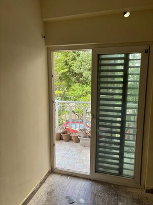 Room in 3 BHK Apartment at Nirala Greenshire, Sector 2 Greater Noida – for Sale