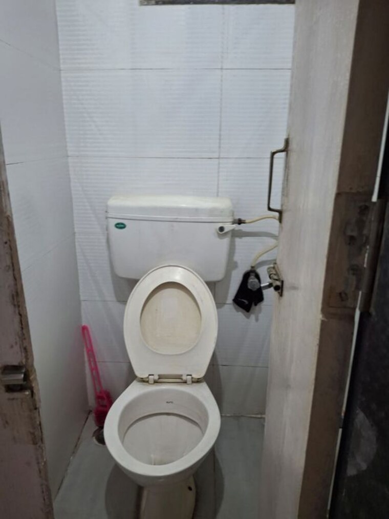 Attached Bathroom, shree-ganesh-darshan 1 Bedroom 670 Sq.Ft. Apartment In Kopar Khairane Navi Mumbai 10640634
