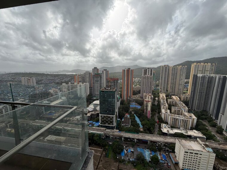 Gym, l-t-rejuve-360-tower-a 2.5 Bedroom 912 Sq.Ft. Apartment In Mulund West Mumbai 10640630