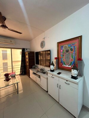 Bedroom in 2 BHK Apartment at Anand Villa Khar, Khar West – for Rent