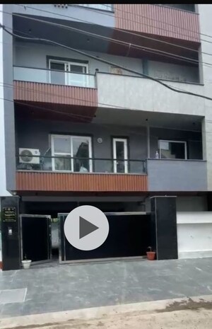 3 BHK Builder Floor For Rent in Sector 9a