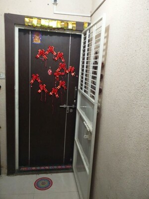 1 BHK Apartment – Entrance View at Mayur Colony - for Rent