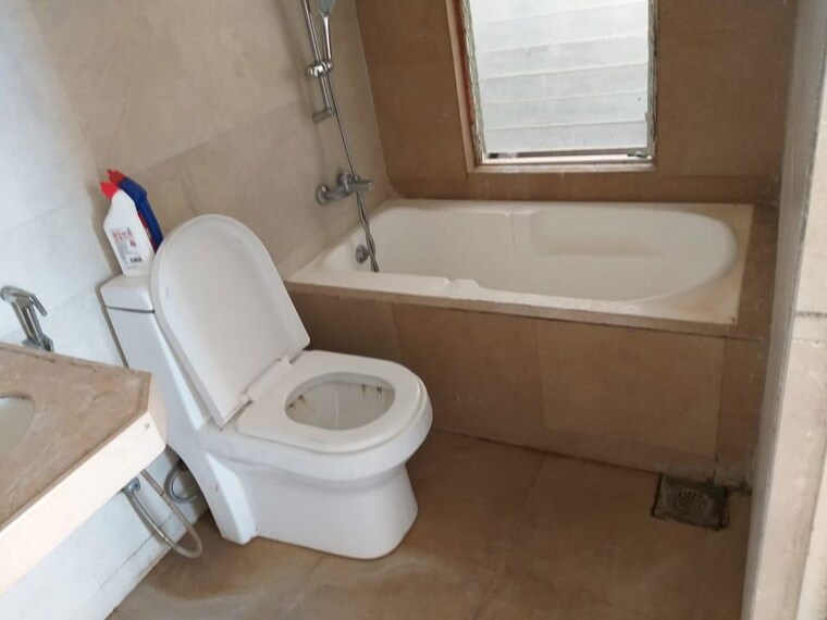Bathroom, pashankar-yin-yang 3 Bedroom 2050 Sq.Ft. Apartment In Kharadi Pune 10640649